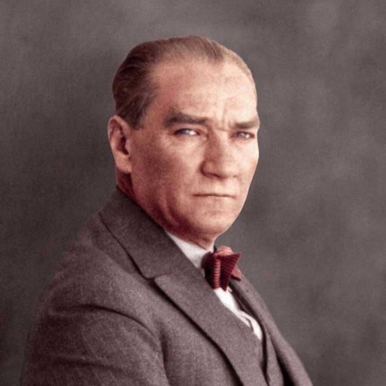 10 Kasım’da Atatürk’ü Anma Geleneği ve Modern Yansımaları